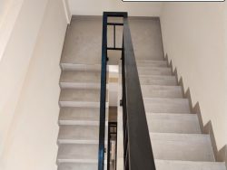 tangga-lantai-3-golden-square-bekasi